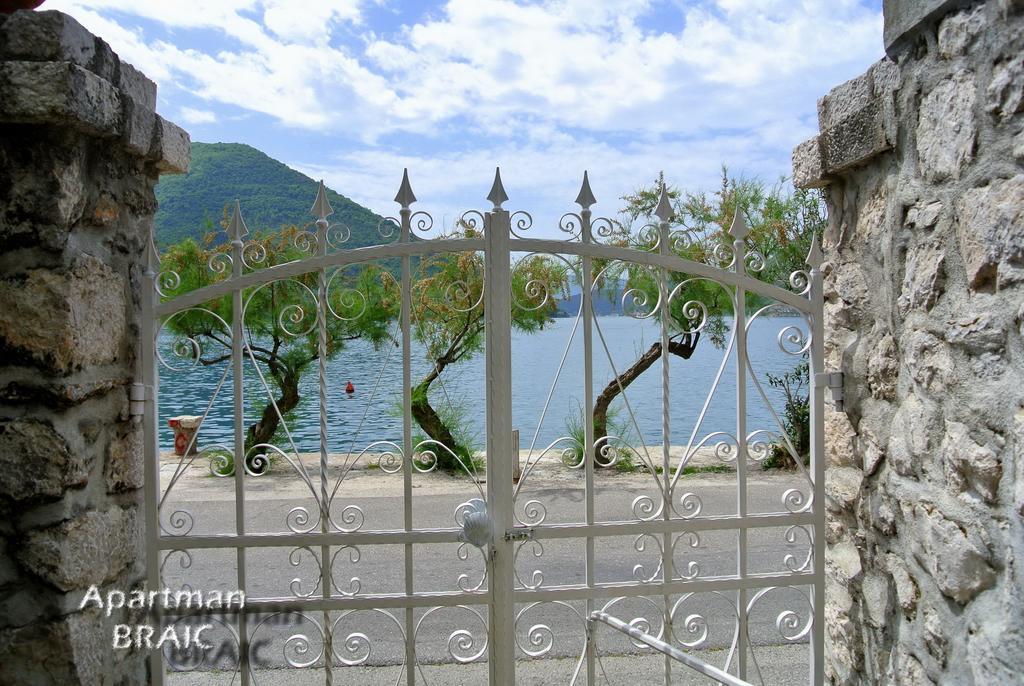 Apartment Waterline Perast Exterior foto
