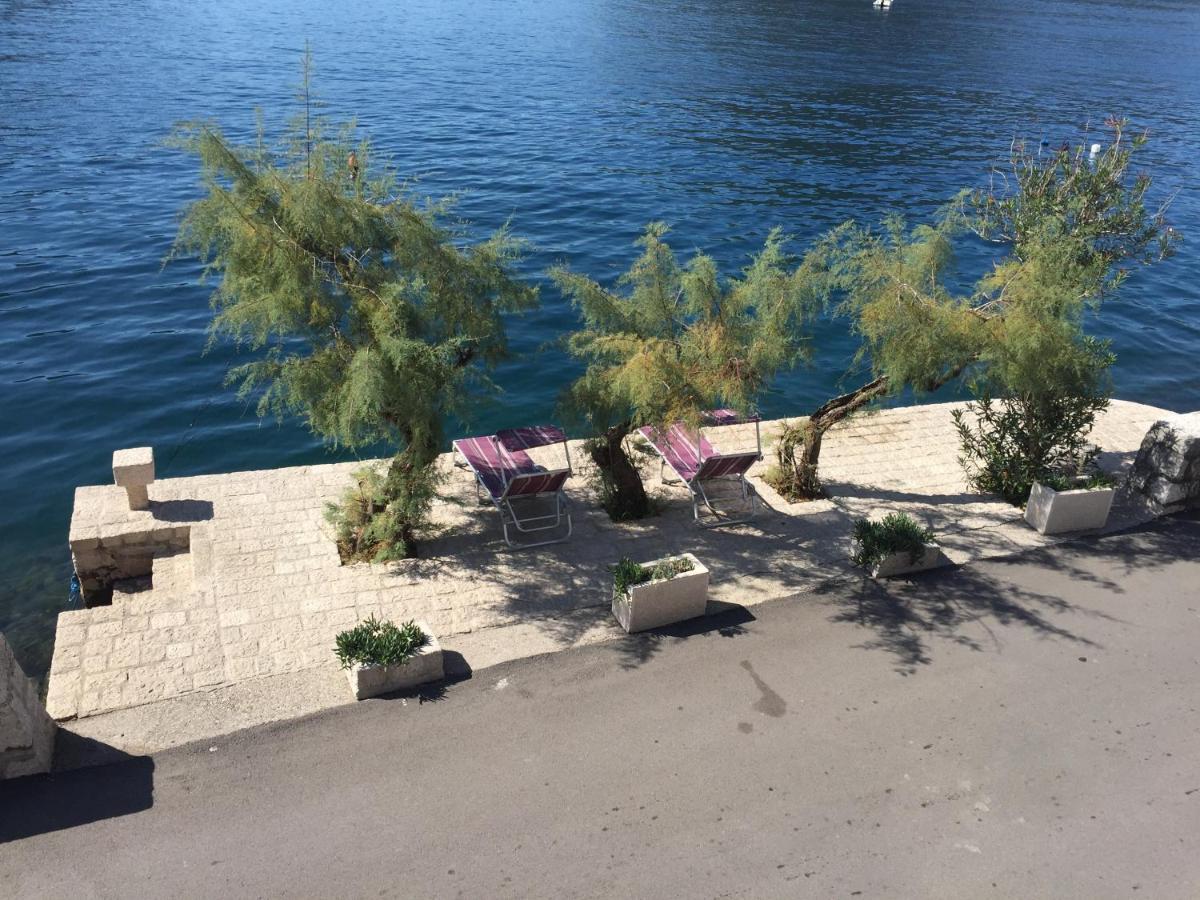 Apartment Waterline Perast Exterior foto
